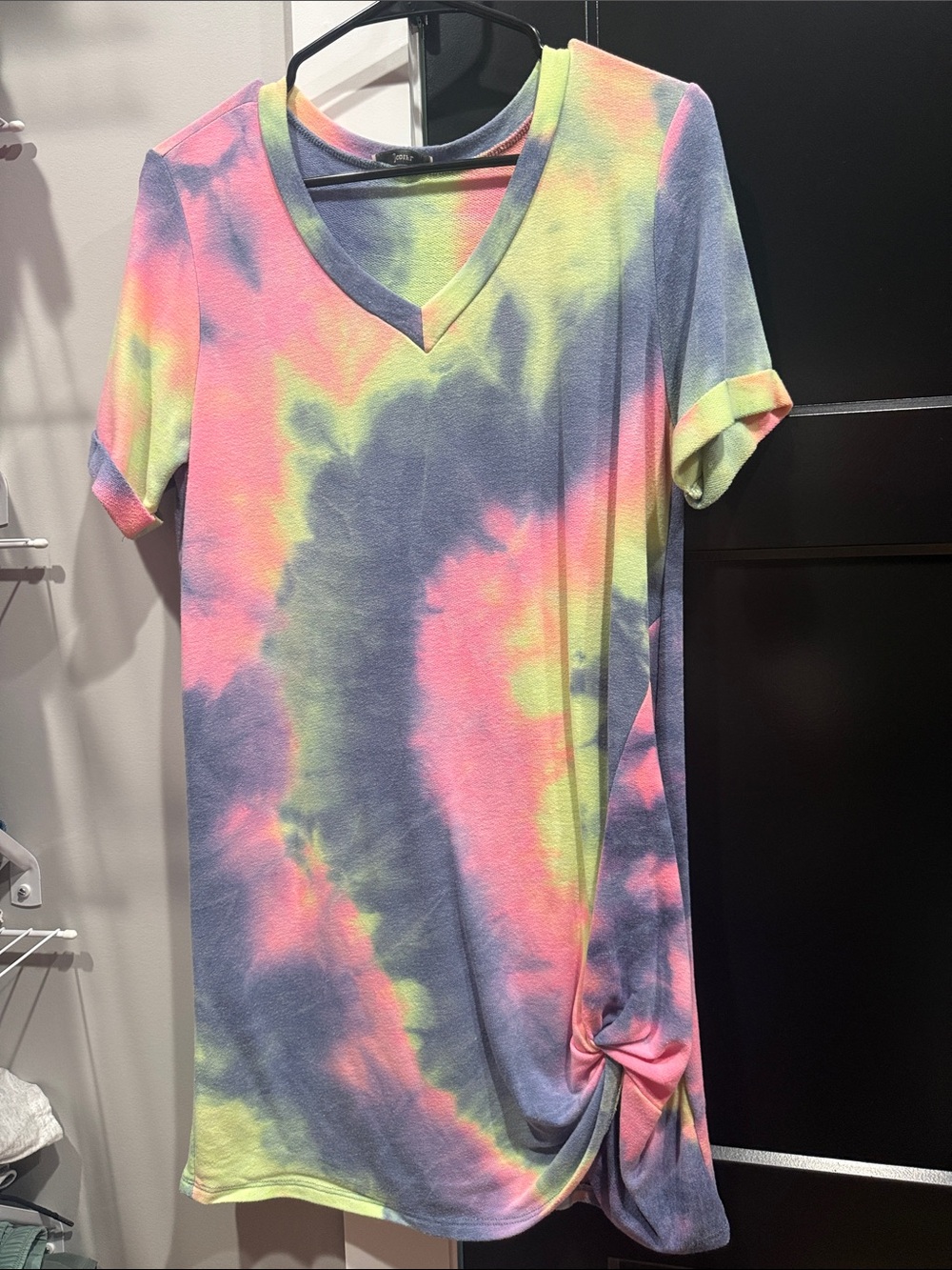 JODIFL Tie-Dye V-Neck Short Sleeve Tunic Dress - Pink, Yellow & Blue